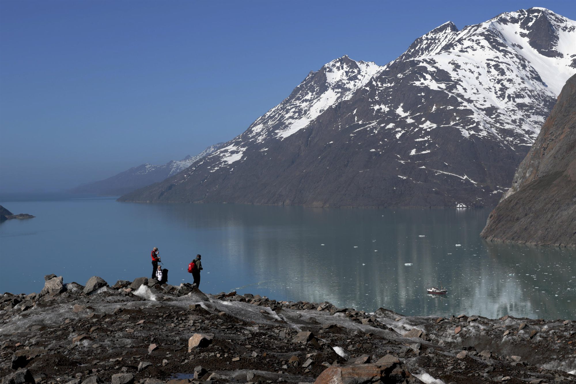 Gäste am Taateraat-Gletscher im Evighedsfjord